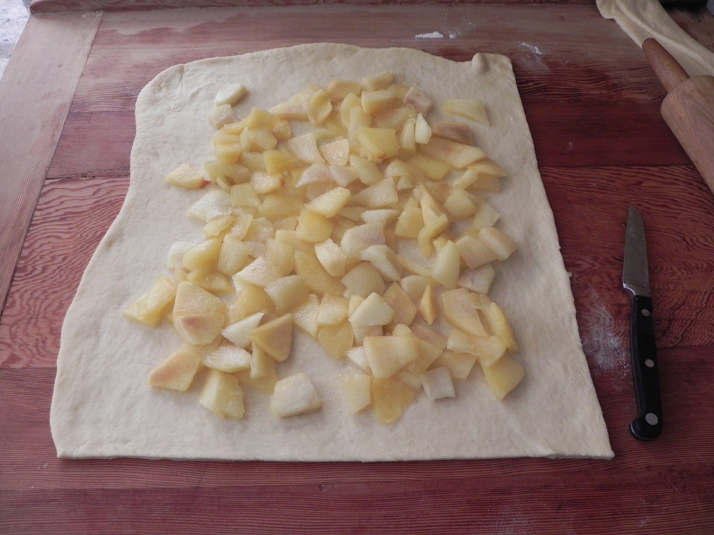 [DSCN9780%255B4%255D.jpg&description=Apple Bread Ring-]