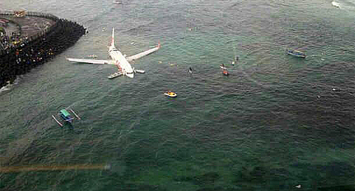 Lion Air landing in Bali