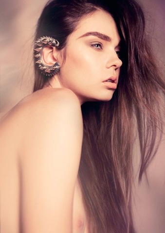 [otic-ear-cuff-model-robert-anthony-design%255B3%255D.jpg]