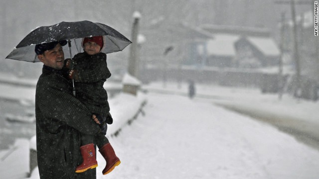 [120121010227-kashmir-srinagar-snow-story-top%255B2%255D.jpg]