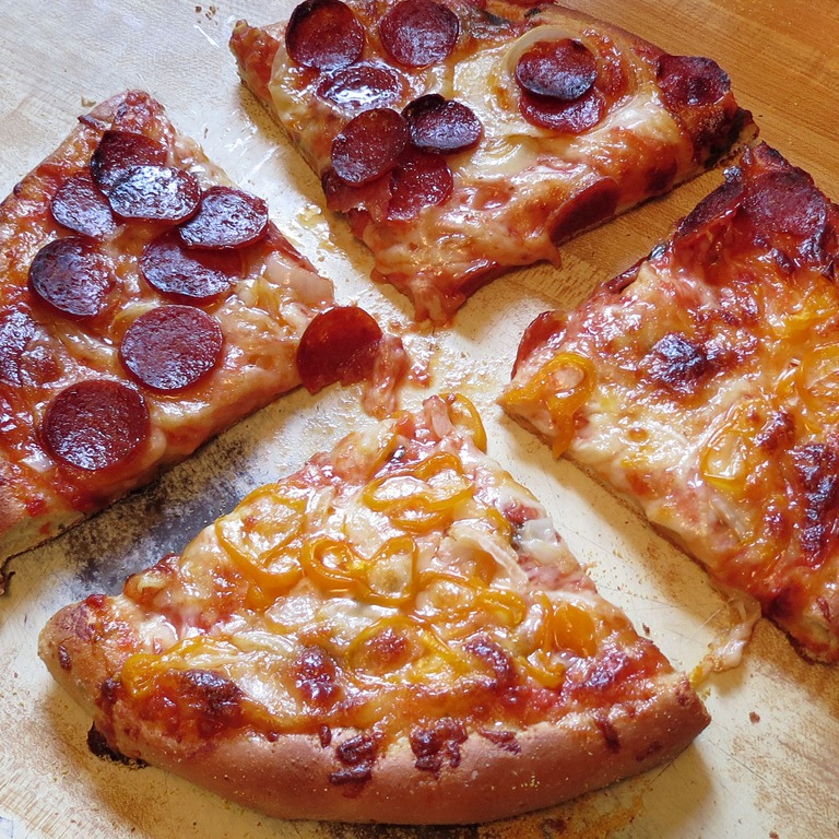 [pizza4.jpg]