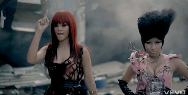 NICKI MINAJ FEAT RIHANNA FLY