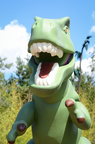 [dino%255B1%255D.jpg]