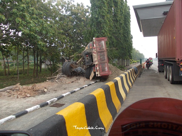 [DSCN02822.jpg]