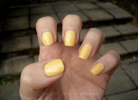 04-accessorize-nail-polish-sunny-yellow