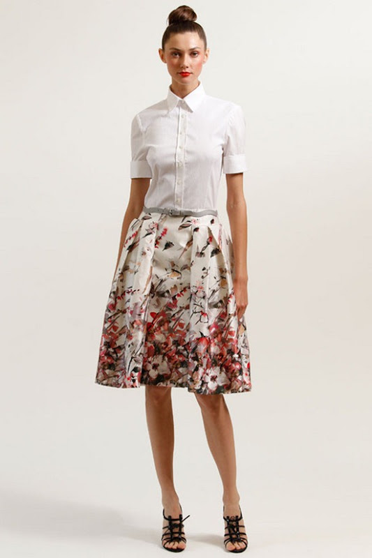 Carolina-Herrera-Resort-2012-Look-01_runway