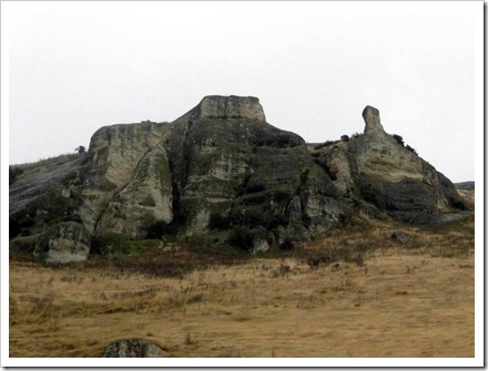 Huge rock formations through Weka Pass