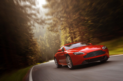 2012-Aston-Martin-Vantage-03.jpg