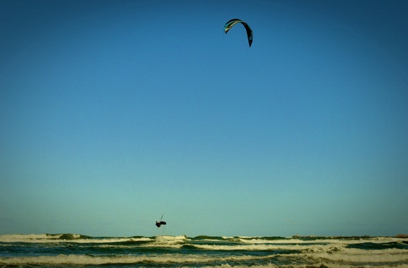 Entre o oceano e o céu Kitesurf