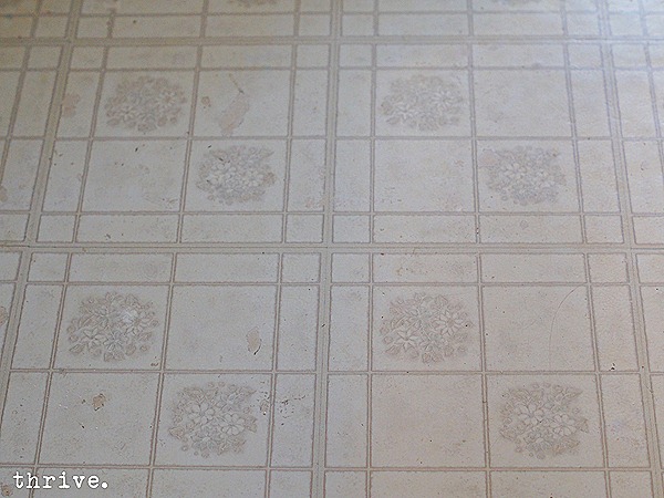 thrive: how not to paint a vinyl floor–epic fail thrive: how not to paint a vinyl floor–epic fail