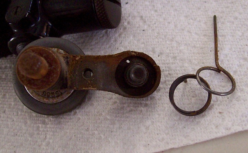 [Broken-bobbin-winder-spring12.jpg]