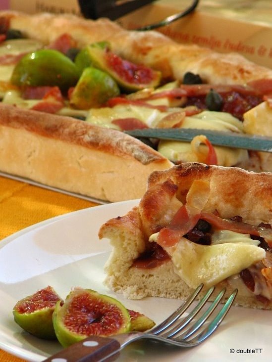 pizza sa slatkim od luka i smokava-9