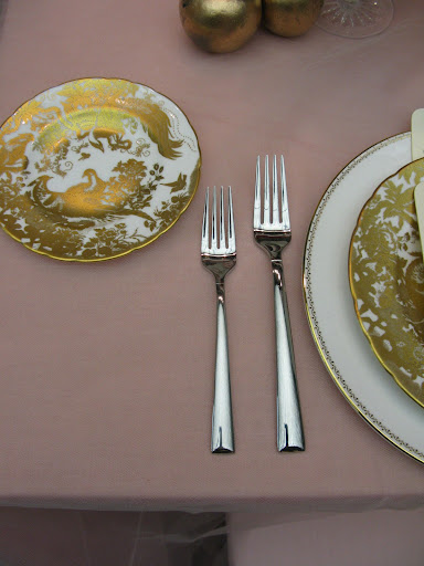Vera Wang Collection by Wedgwood Vera Lace Flatware. Vera Wang Collection by Wedgwood Vera Lace Flatware.