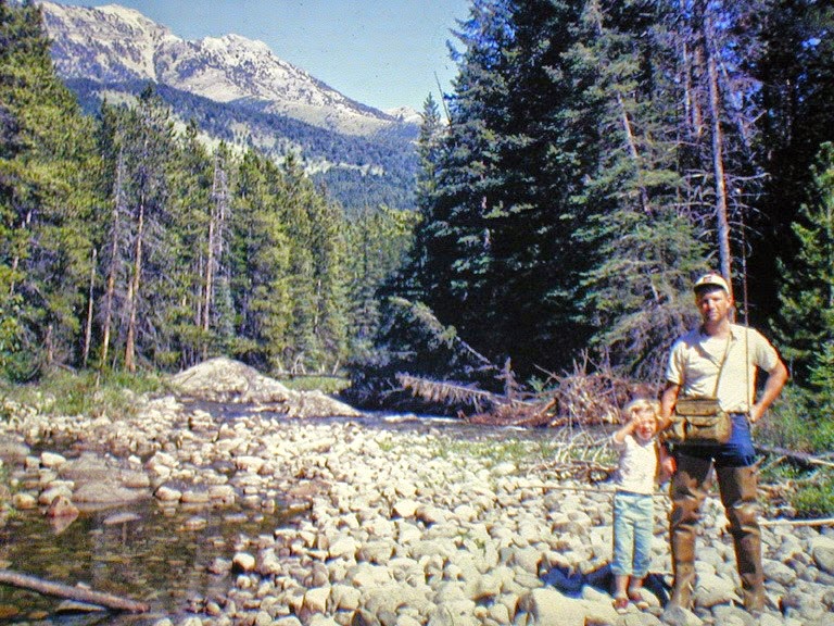 [08%2520Mal%2520with%2520kids%255B2%255D.jpg]