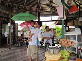 พู่กันเที่ยวพัทยาและยังท้องเสีย