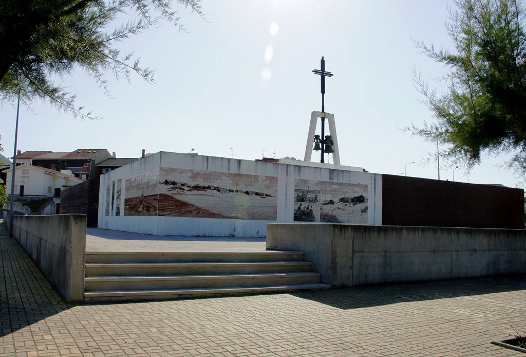 [Gl%25C3%25B3ria%2520Ishizaka%2520-%2520Tocha%2520-%2520%2520praia%2520da%2520Tocha%2520-%2520Capela%2520dos%2520Palheiros%2520da%2520Tocha%255B4%255D.jpg]