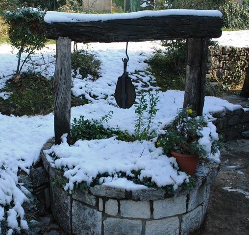 [2012ThwWellwithSnow3.jpg]
