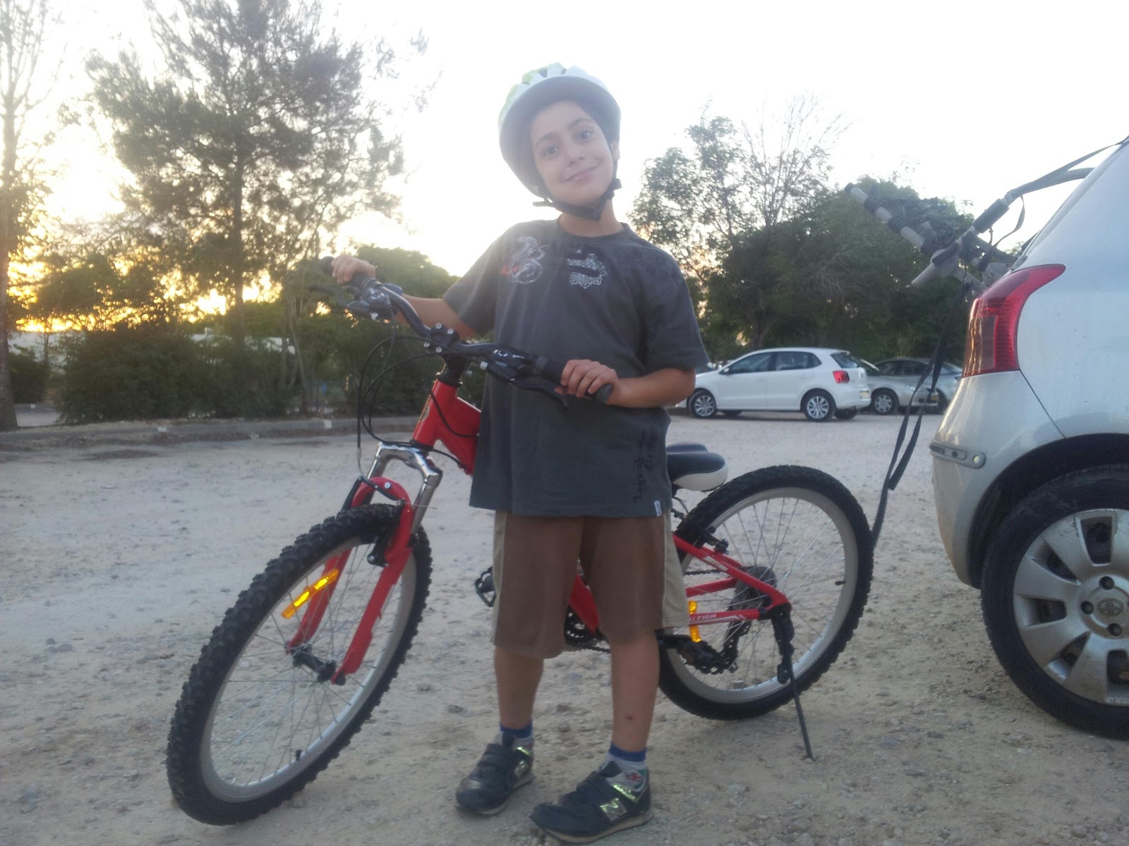 Shlomo Yona's Blog -- יומן הרשת של שלמה יונה: אופניים חדשים ואדומים