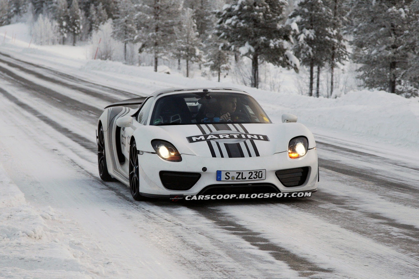 [Porsche-918-Spyder-6Carscoop%255B3%255D.jpg]