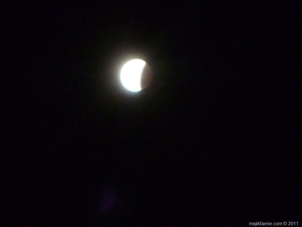 [31%2520lunar%2520eclipse%255B6%255D.jpg]