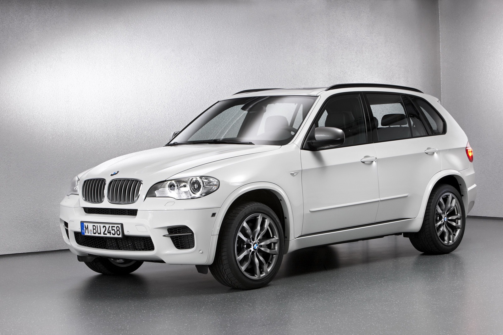 BMW-X5-M50d-6[2].jpg