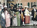 6 gruppo piazza.JPG