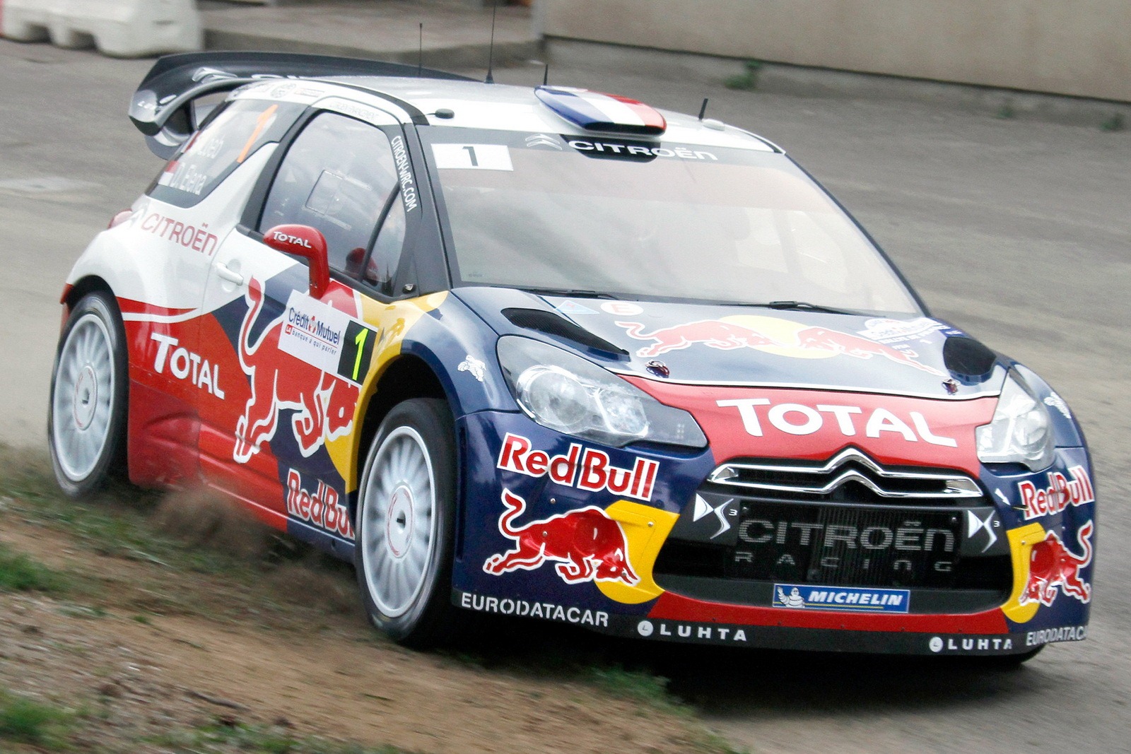 [WRC-Citroen-Loeb-4%255B4%255D.jpg]