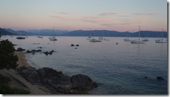 Das hübsche Porto Pollo auf Korsika am Abend