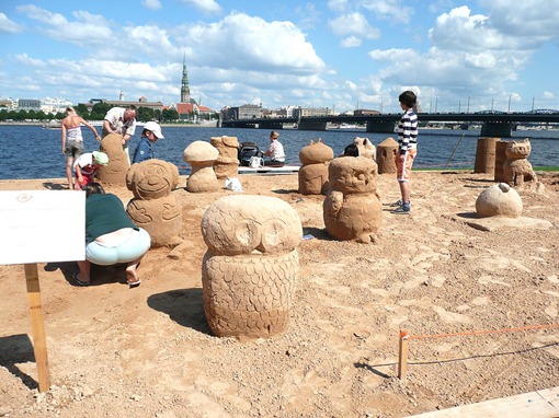 Magic sand