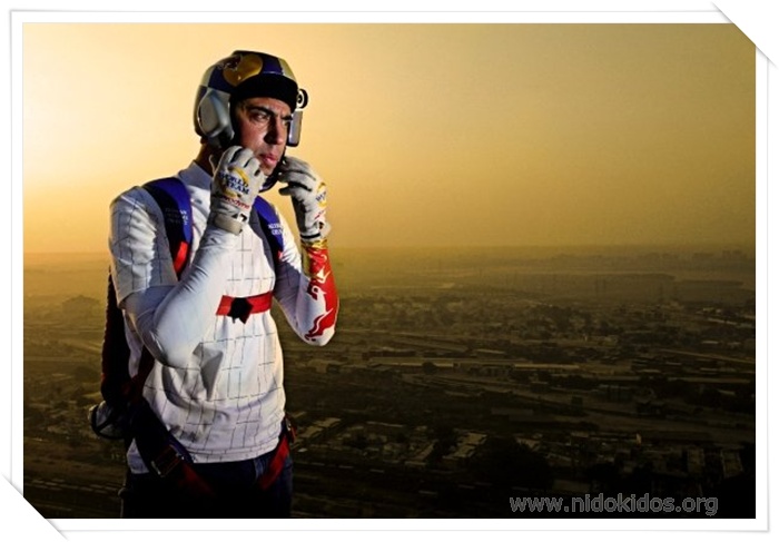 Image Dimension: 512x357 :: BASE Jump from MCB Tower, Karachi by Russian extreme sport star Valery Rozov BASE Jump from MCB Tower, Karachi by Russian extreme sport star Valery Rozov