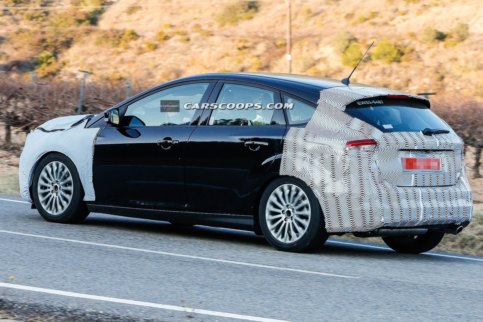 [2015-Ford-Focus-FL-04%255B3%255D.jpg]