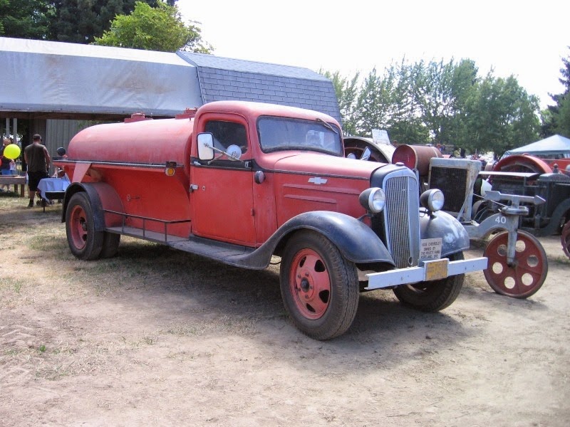 [IMG_2430-1936-Chevrolet-Tank-Truck-a.jpg]