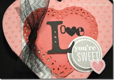 whoos your valentine_heart card_close up