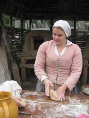 Plimoth Plantation 8.30.2-13 making bread