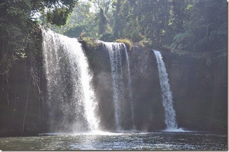 Laos Bolaven Plateau Tour Tad Champi waterfall 140208_0207