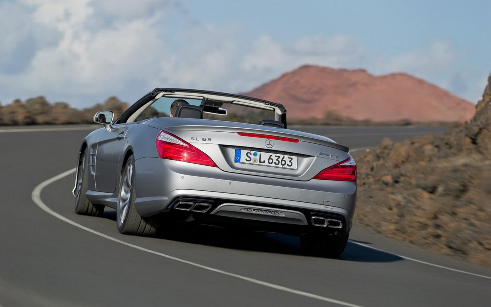 [2013-Mercedes-SL63-AMG-11%255B5%255D.jpg]