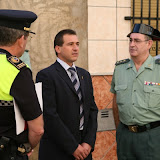 Alcalde departiendo con el Comandante de la Guardia Civil y con el Inspector Policia Local