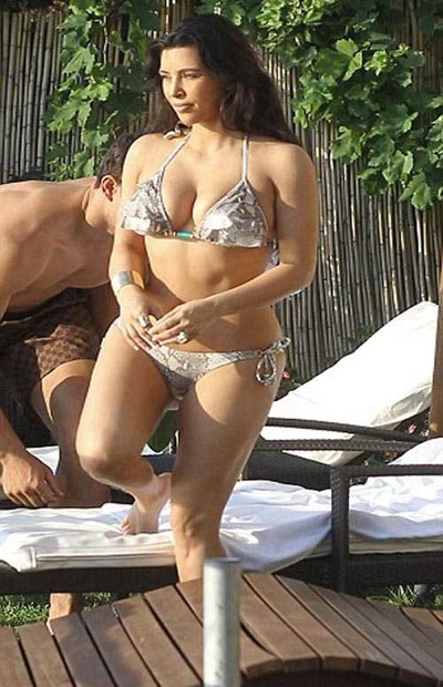 Kim Kardashian Hot Bikini Pics with Husband