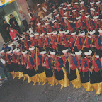 AÑO 2001 DIA 6 DE SEPTIEMBRE -LA CABALGATA GRAN BLOQUE DE MOROS CON LOS CARGOS OFICIALES, 4( BANDERINES AL FRENTE. 42-18.jpg