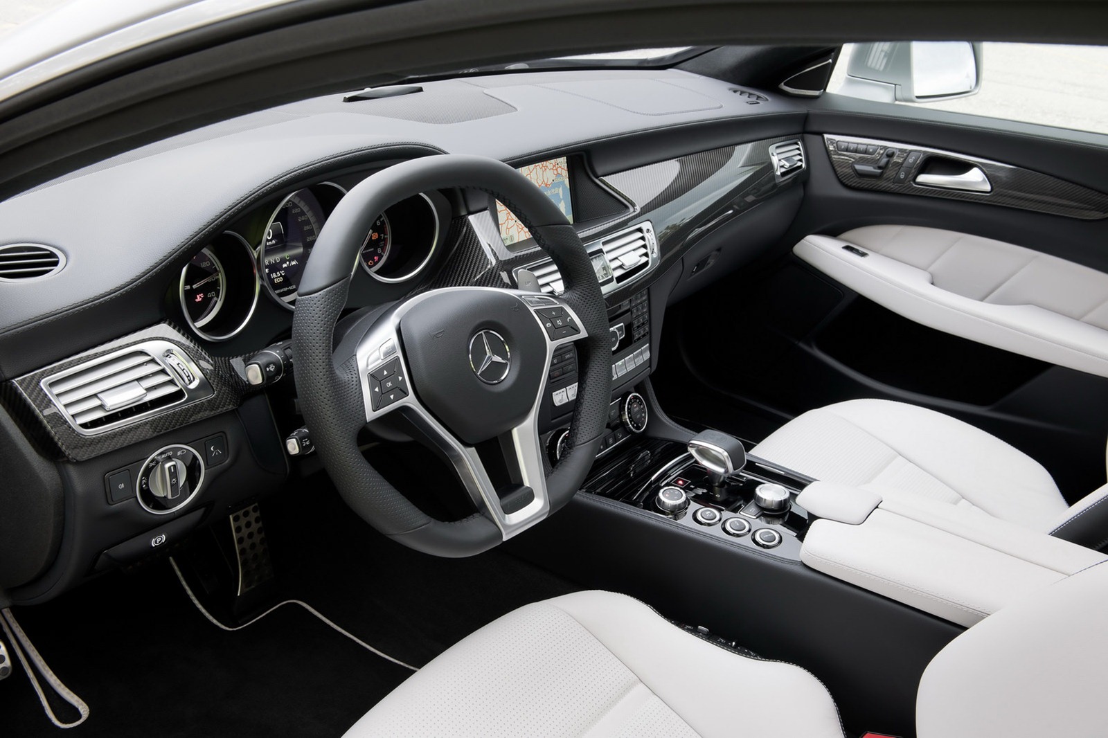 Mercedes-CLS-63-AMG-Shooting-Brake-009[2].jpg