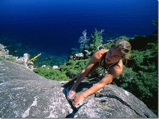 girls-rock-climbing-3