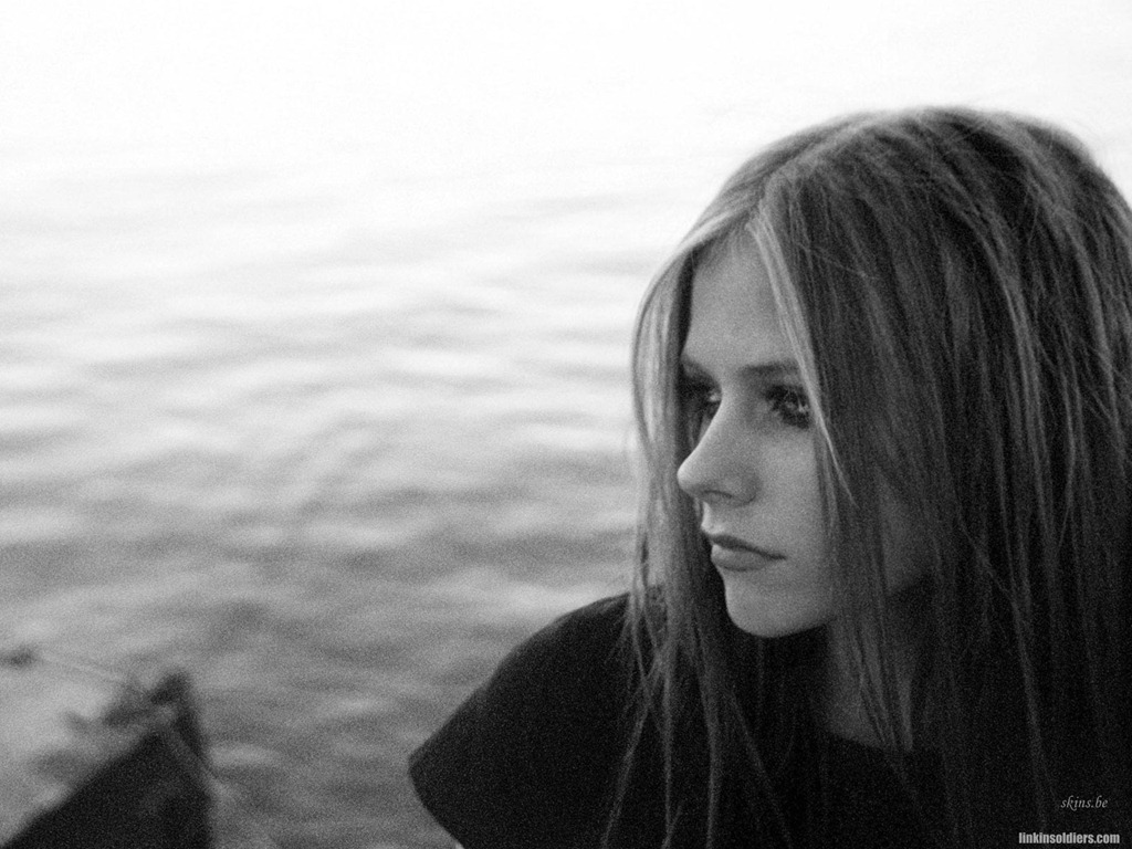 [avril-lavigne-1600x1200-17170%2520LinkinSoldiers%255B3%255D.jpg]