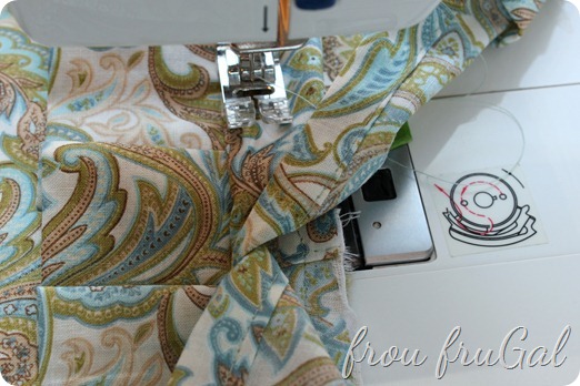 Understitch the Pillow Back Join Understitch the Pillow Back Join
