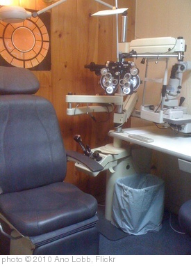 'Optometry office' photo (c) 2010, Ano Lobb - license: http://creativecommons.org/licenses/by/2.0/