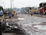 Une des routes principale de la commune de Kimbanseke à Kinshasa le 11/12/2011. Radio Okapi/ Ph. John Bompengo Une des routes principale de la commune de Kimbanseke à Kinshasa le 11/12/2011. Radio Okapi/ Ph. John Bompengo