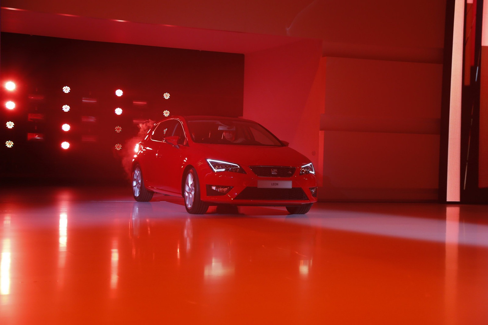 [SEAT-Leon-2013-10_1%255B2%255D.jpg]