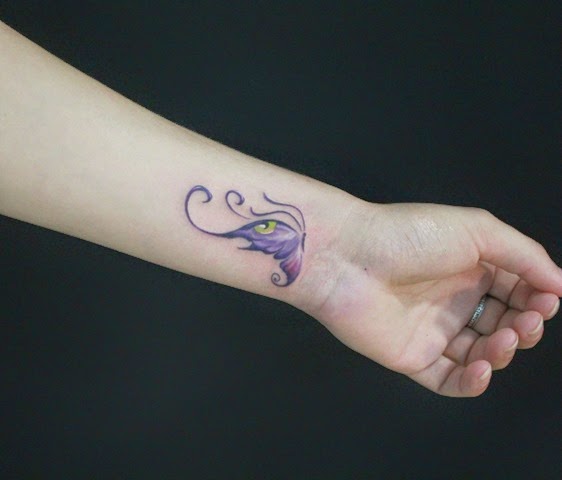 [Krasivye-tatuirovki-na-zapiast%2560e_Beautiful-tattoo-on-the-wrist%2520%252824%2529%255B2%255D.jpg]