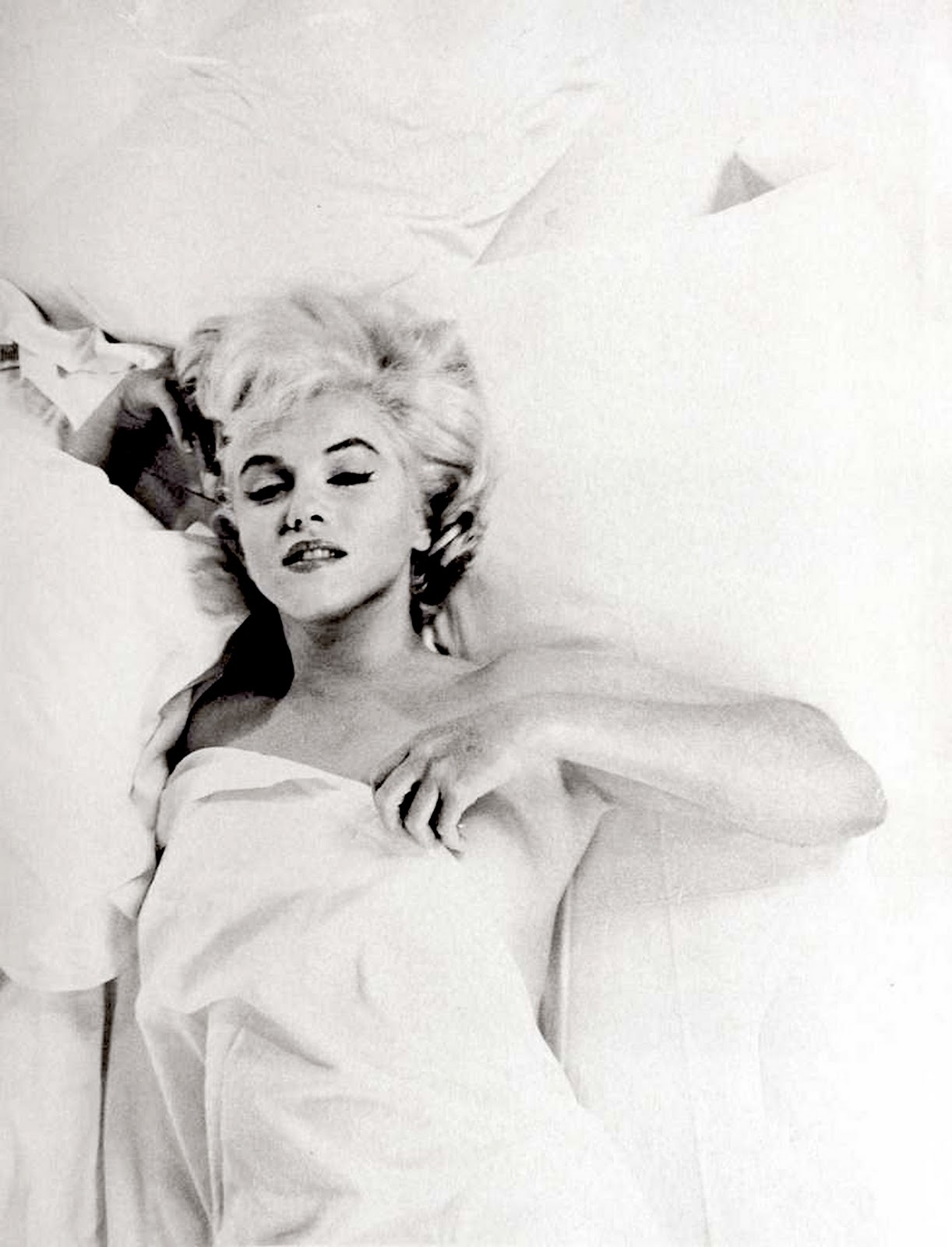 [Eve%2520Arnold_Marilyn%2520MONROE%2520rest%255B15%255D.jpg]