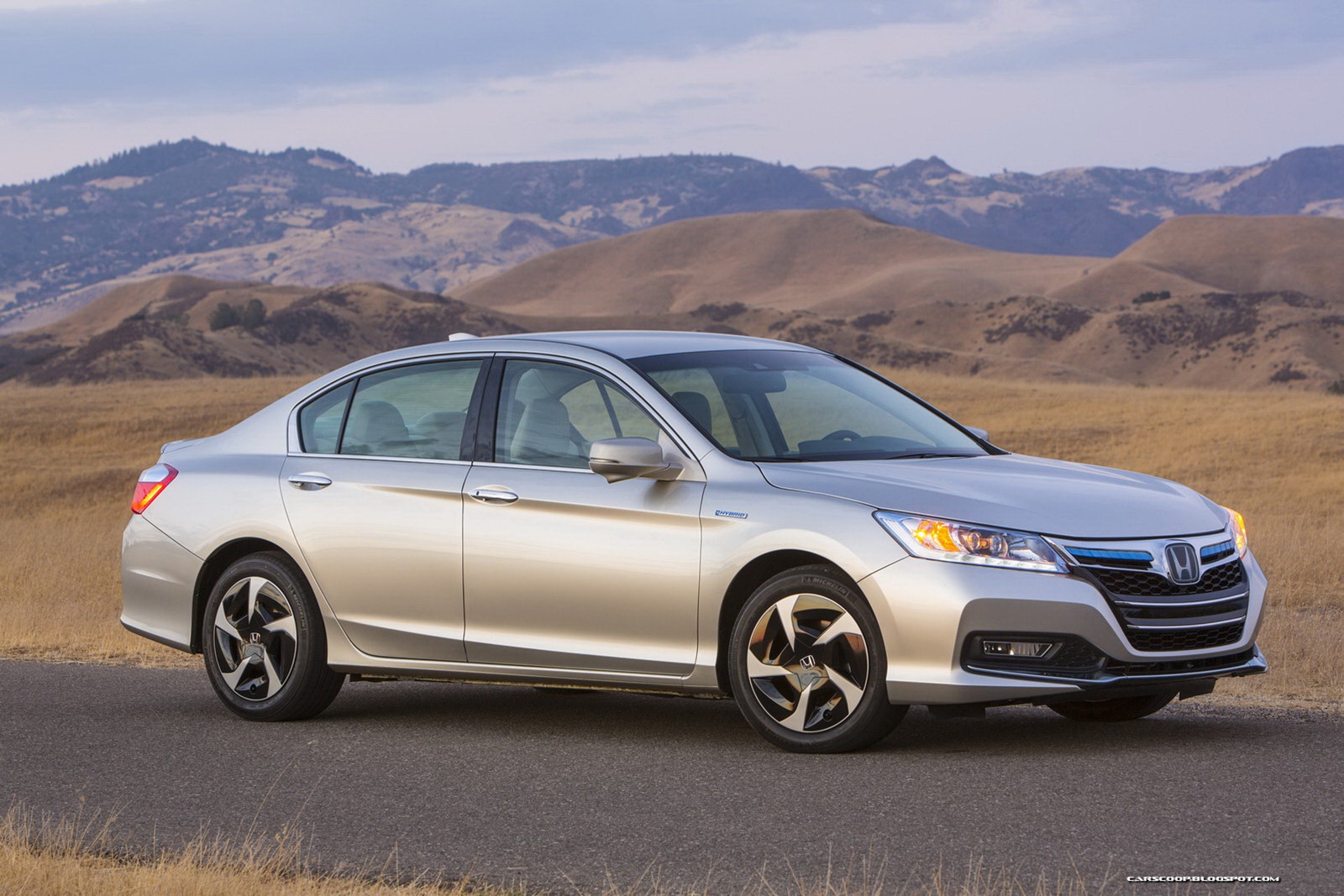 [2014_Honda_Accord_PHEV_201_%255B2%255D.jpg]