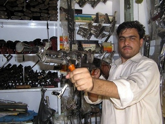 [pakistani-gun-manufacturer-b83312%255B2%255D.jpg]
